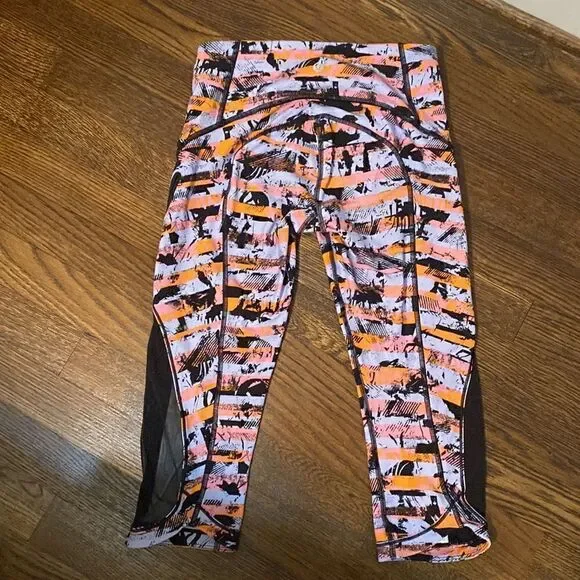 Lululemon Sun Runner Crop - Size 2 - Picture 11 of 12